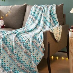 HOLIDAY Time Super Soft Plush Blanket Fair Isle Design 50x60 New in Package